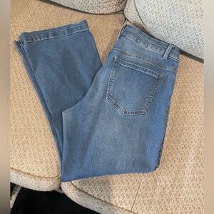 d. jeans Capri Flare Cropped Jeans